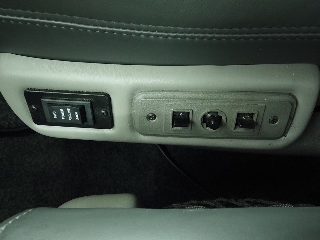 2023 Chevrolet Express photo 25