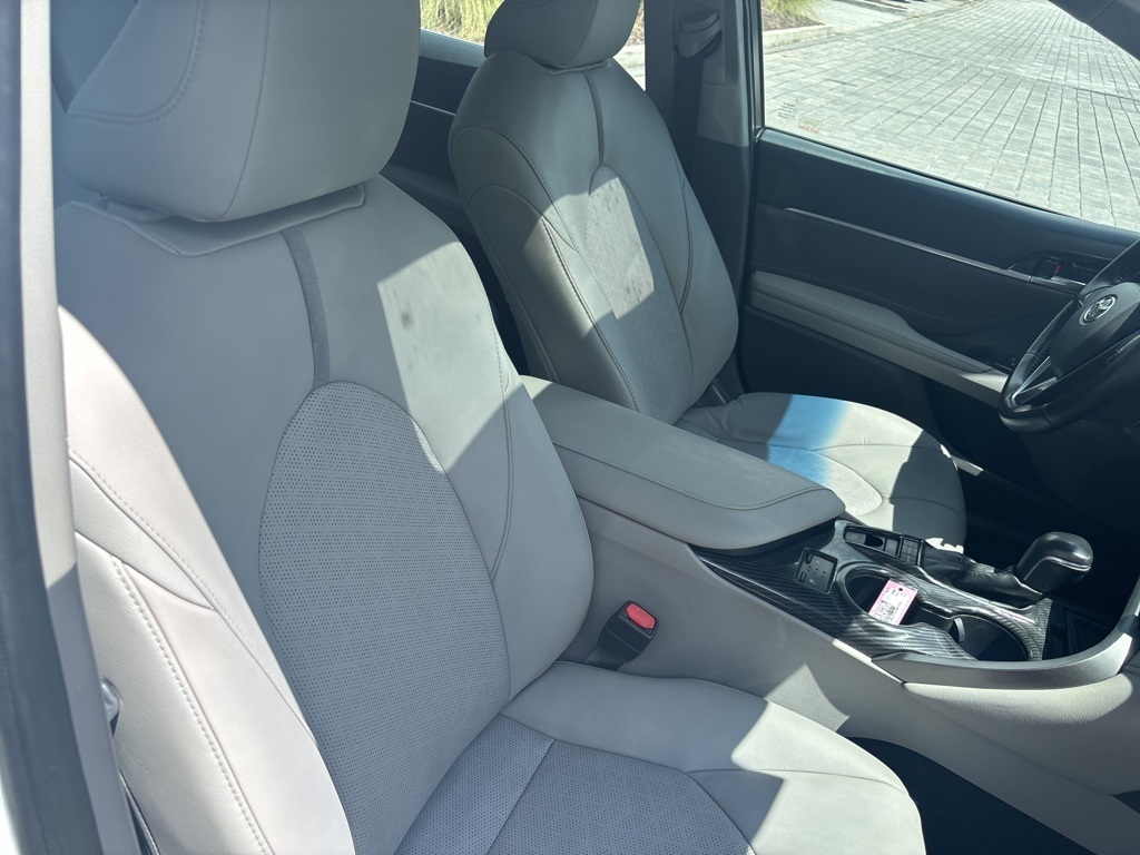 2018 Toyota Camry XSE photo 26