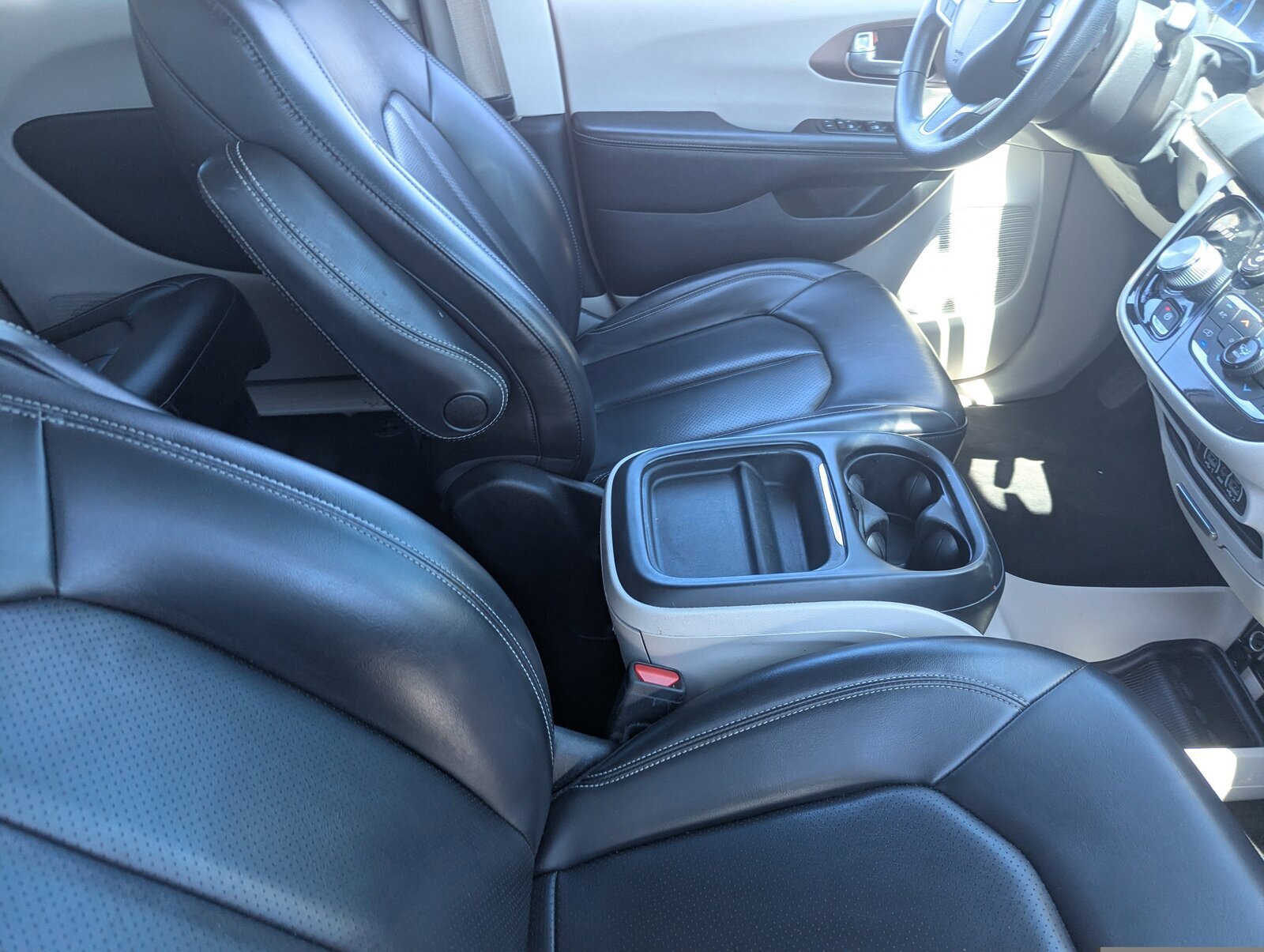 2021 Chrysler Voyager LXi photo 9