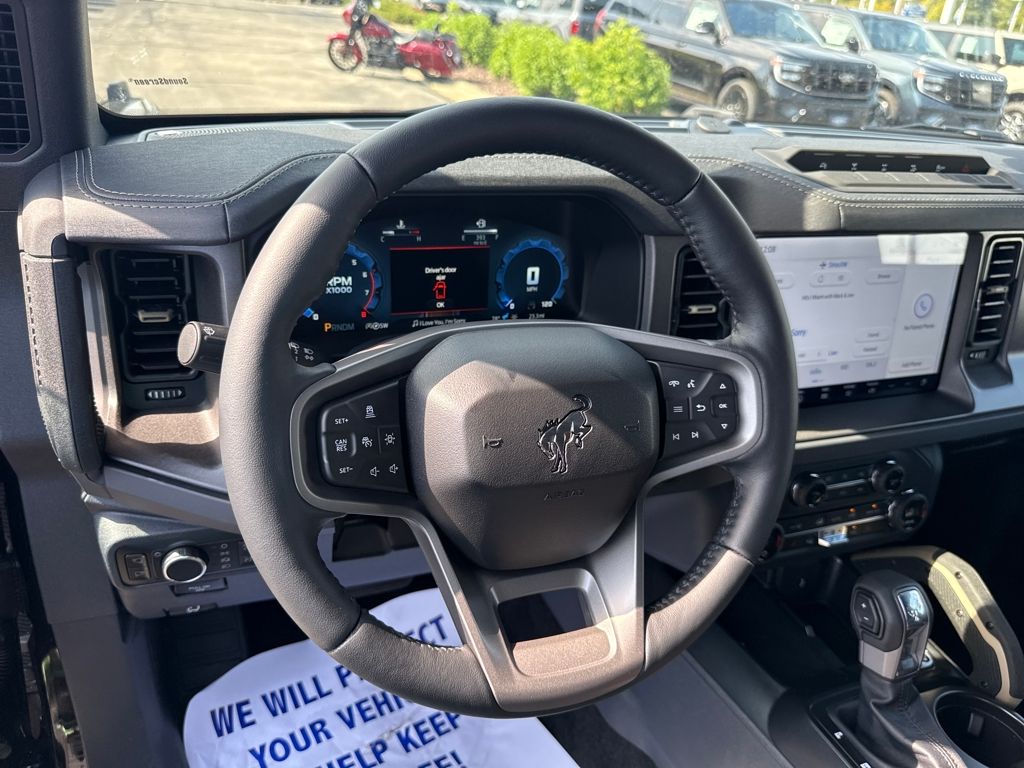 2025 Ford Bronco Badlands photo 15