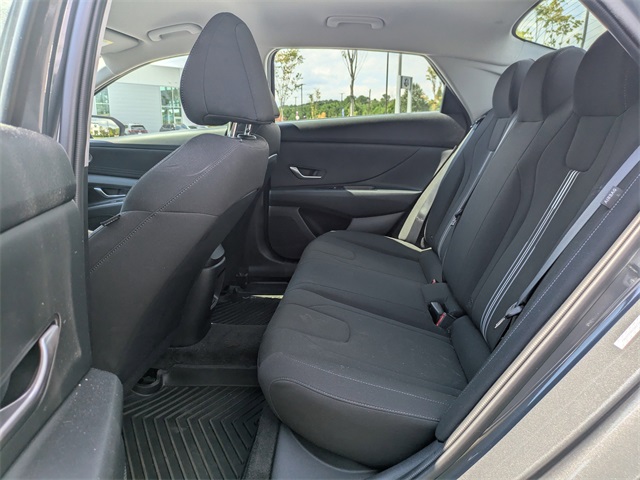 2024 Hyundai Elantra SEL photo 13