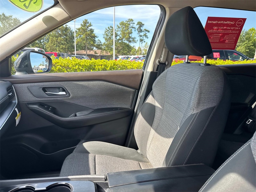 2023 Nissan Rogue SV photo 14