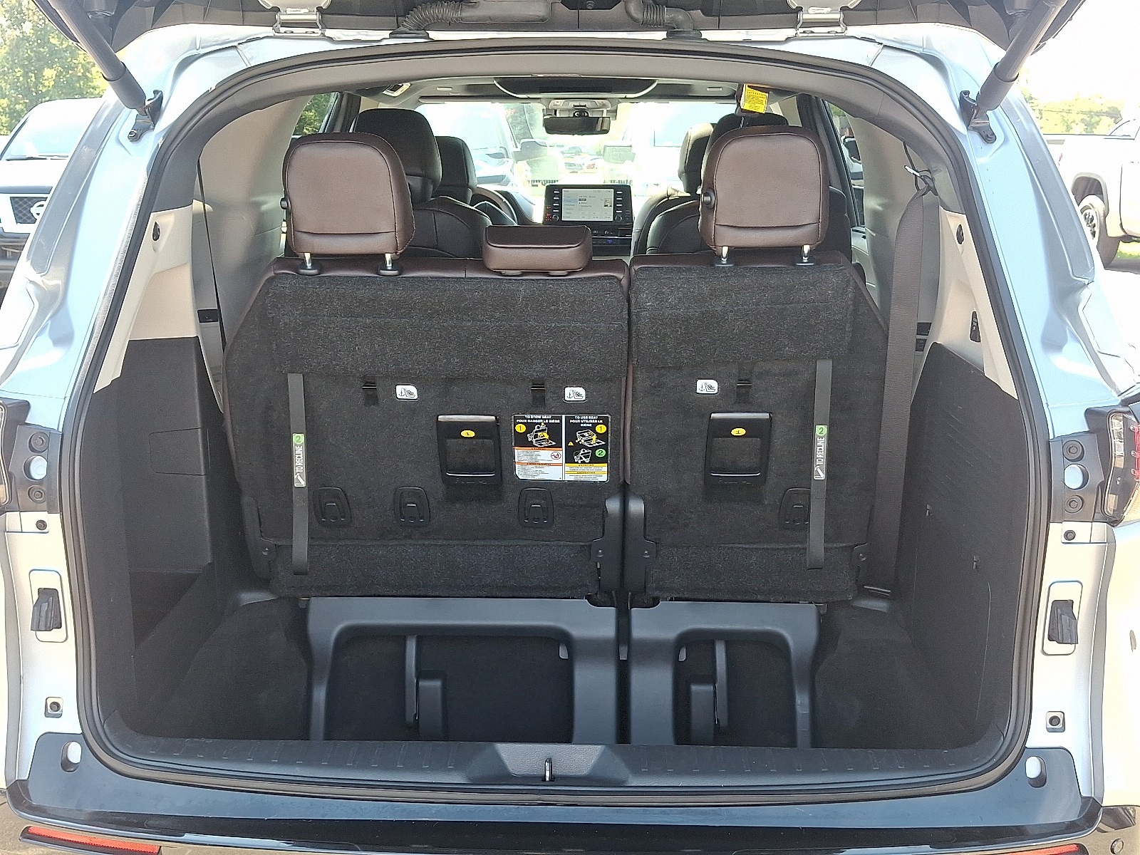 2024 Toyota Sienna Platinum photo 29