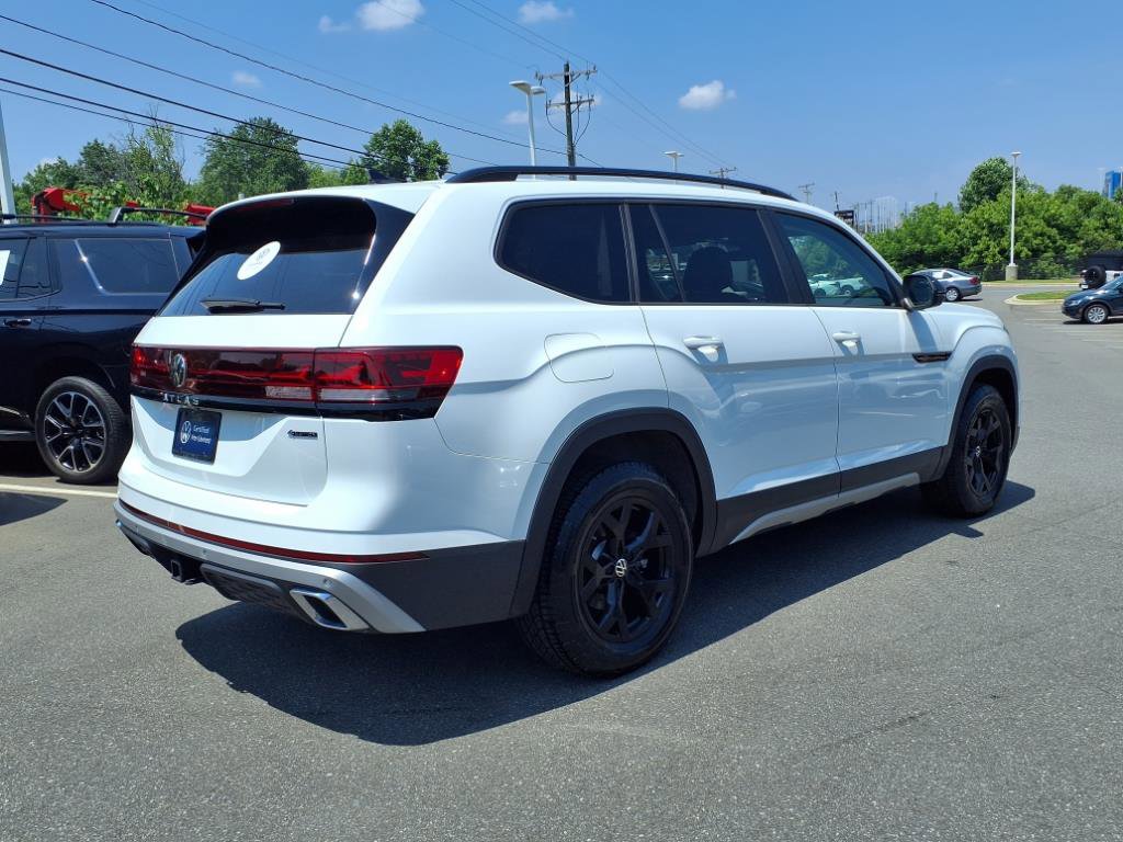 2024 Volkswagen Atlas Peak Edition SE Technology photo 17