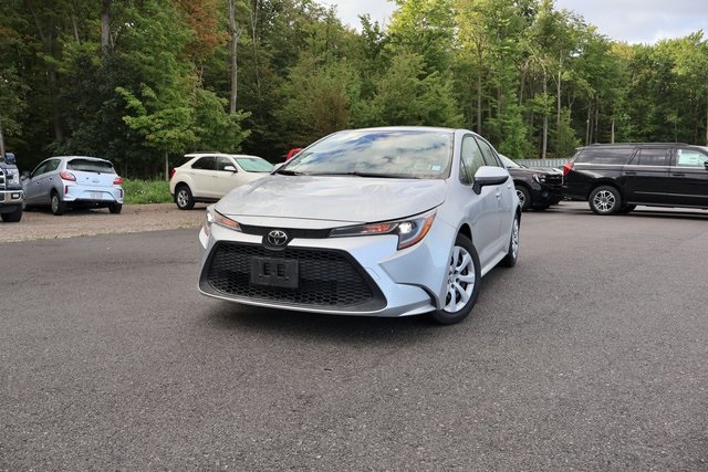 2022 Toyota Corolla LE photo 2