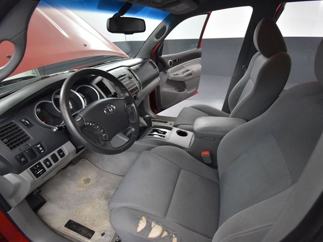 2011 Toyota Tacoma Base photo 16