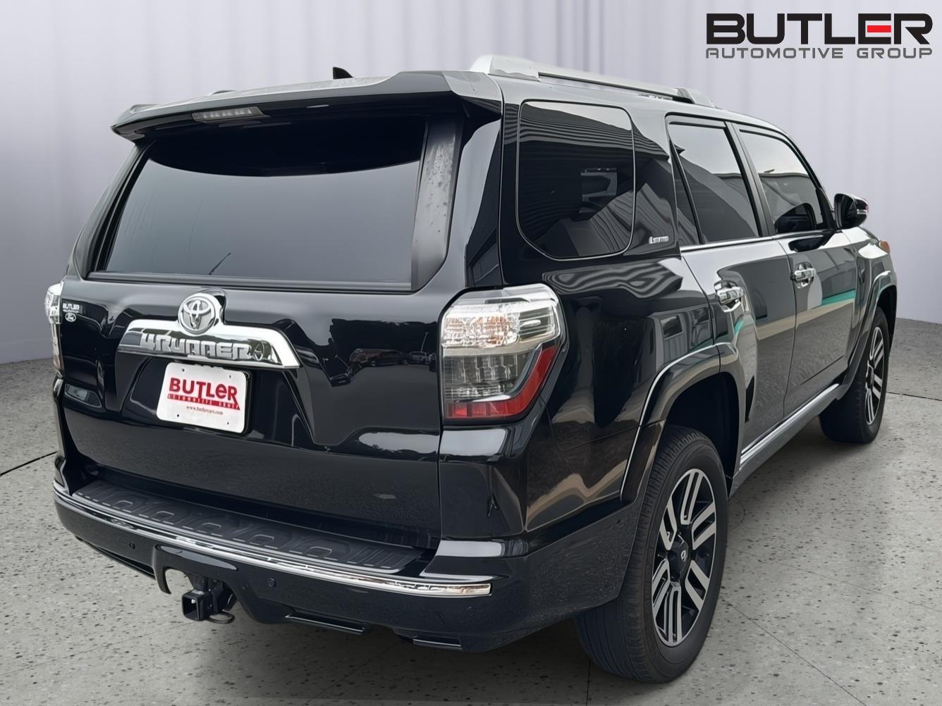 2022 Toyota 4Runner Limited photo 4