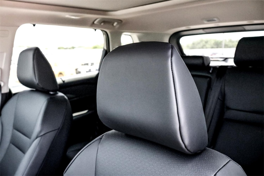 2025 Nissan Rogue SV photo 9