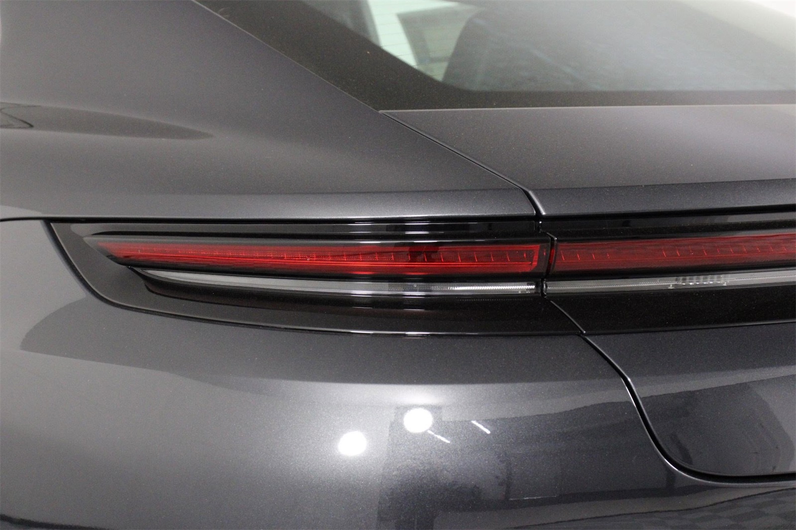 2025 Porsche Panamera 4 photo 21