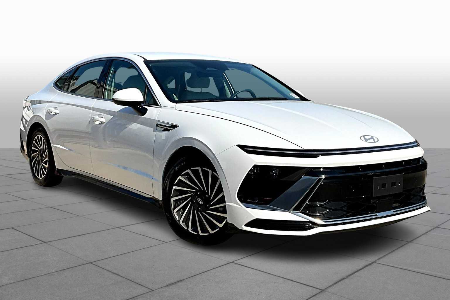 2024 Hyundai Sonata Hybrid SEL photo 2