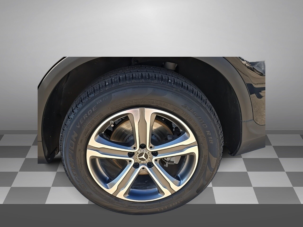 2018 Mercedes Benz GLC 300 4MATIC photo 4