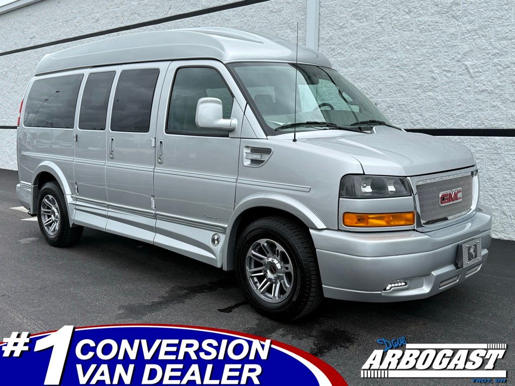 2023 GMC Savana Cargo Work Van's photo