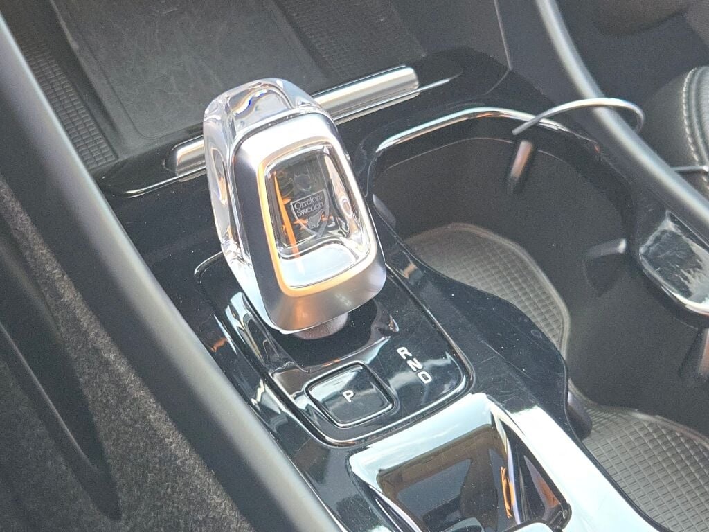 2024 Volvo XC40 Plus photo 30