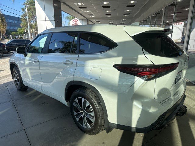 2025 Toyota Highlander Hybrid XLE photo 3