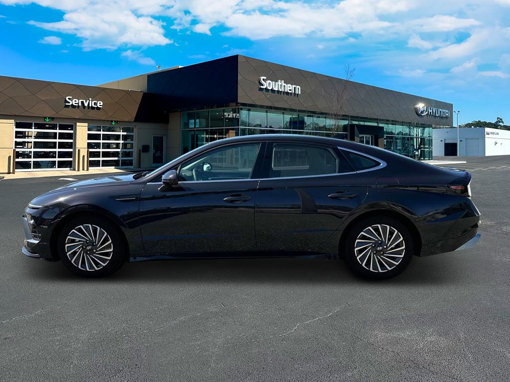 2024 Hyundai Sonata Hybrid Limited photo 2