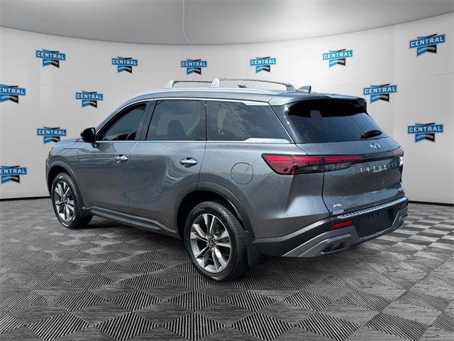 2022 Infiniti QX60 Luxe photo 2