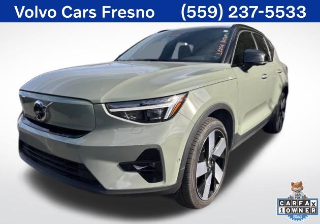 2023 Volvo XC40 Ultimate's photo