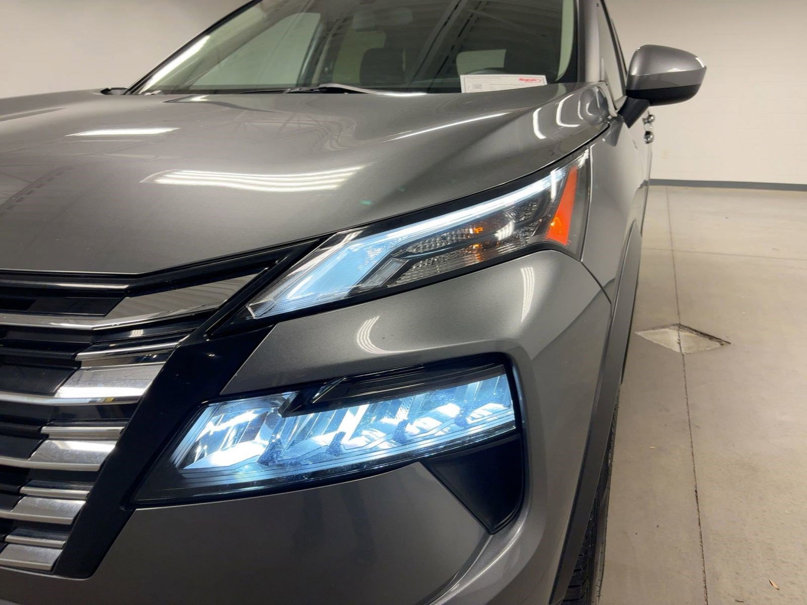 2024 Nissan Rogue SV photo 9