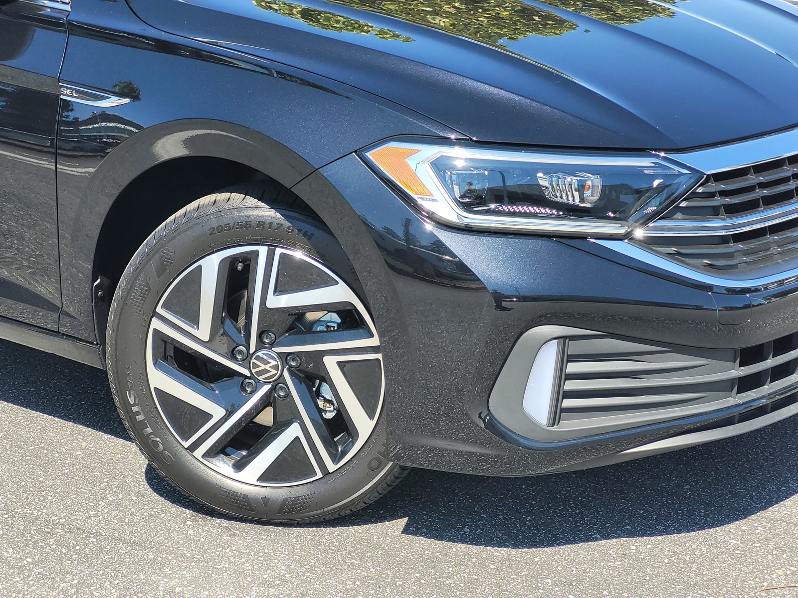 2024 Volkswagen Jetta 1.5T SEL photo 3