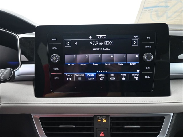 2025 Volkswagen Taos SE photo 29