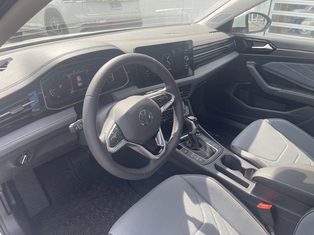 2025 Volkswagen Jetta 1.5T SEL photo 13