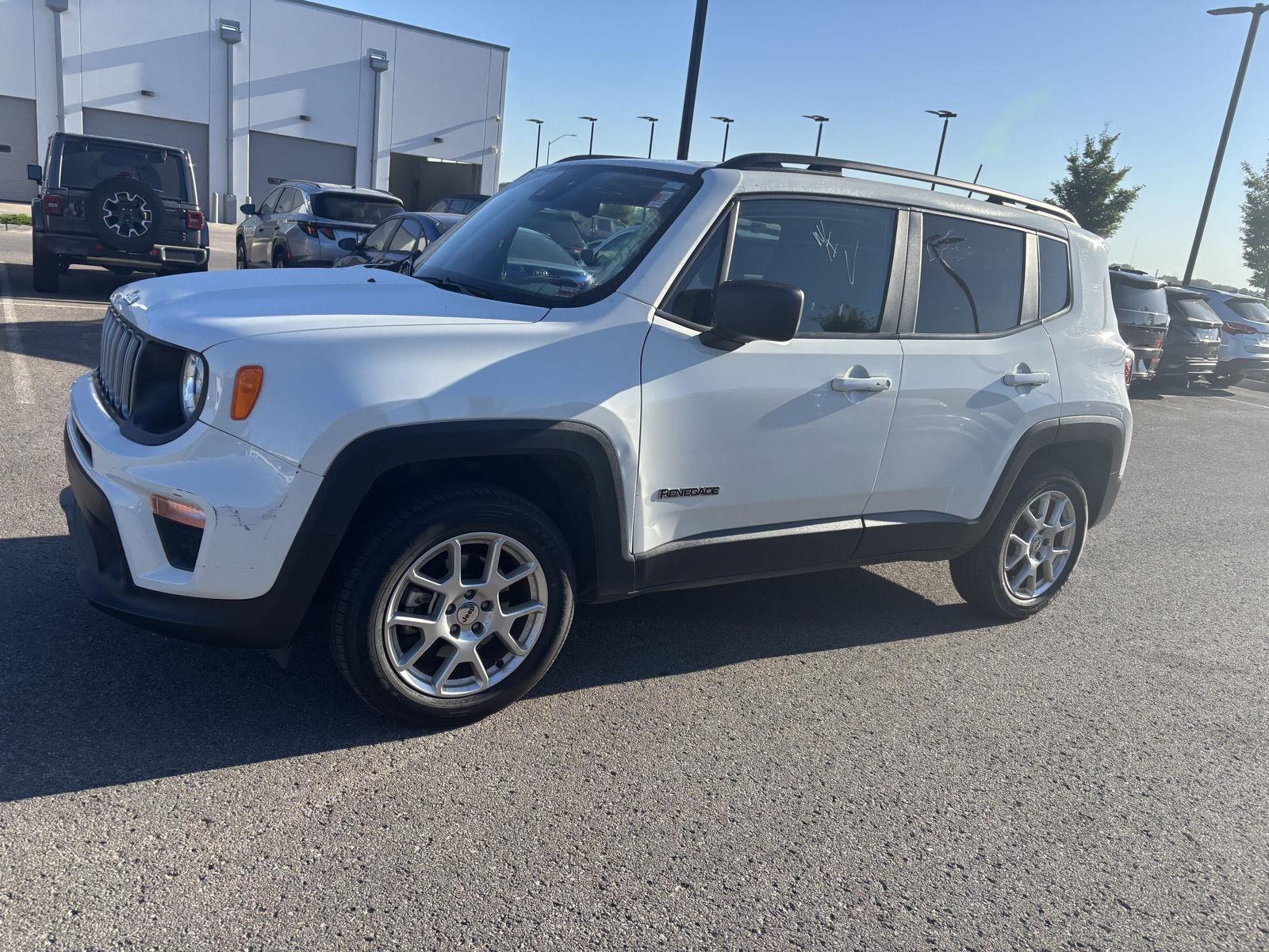 Used 2022 Jeep Renegade Latitude with VIN ZACNJDB14NPN95725 for sale in Kansas City