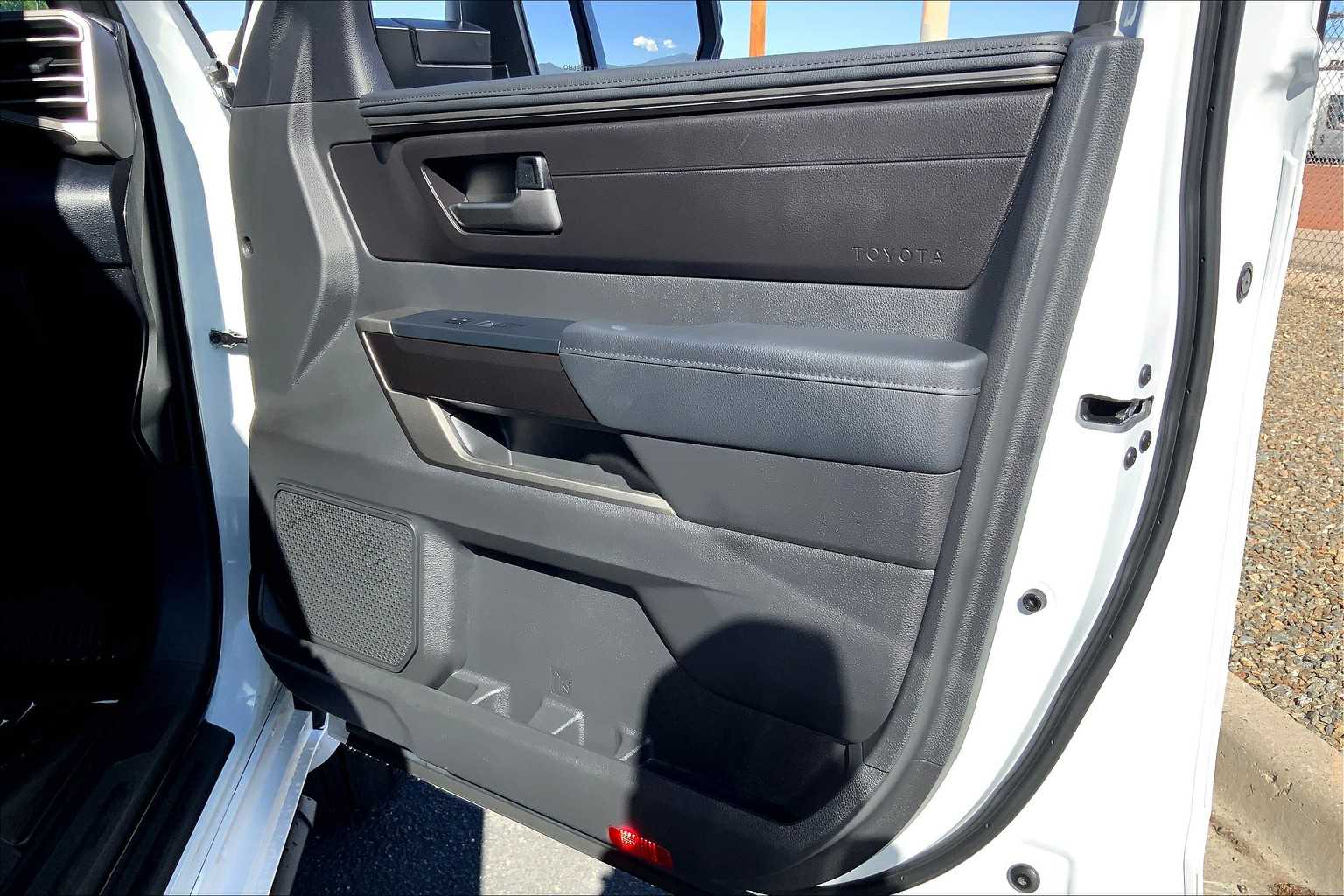 2025 Toyota Tundra SR5 CrewMax photo 19