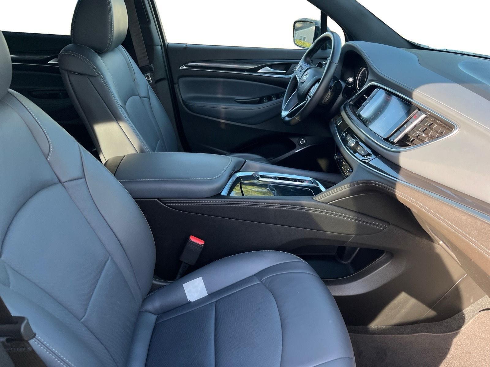 2022 Buick Enclave Essence photo 16