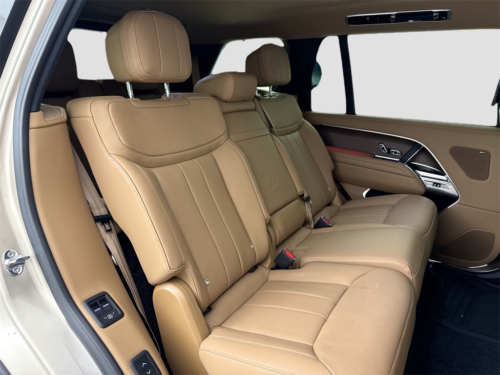 2025 Land Rover Range Rover SE photo 28
