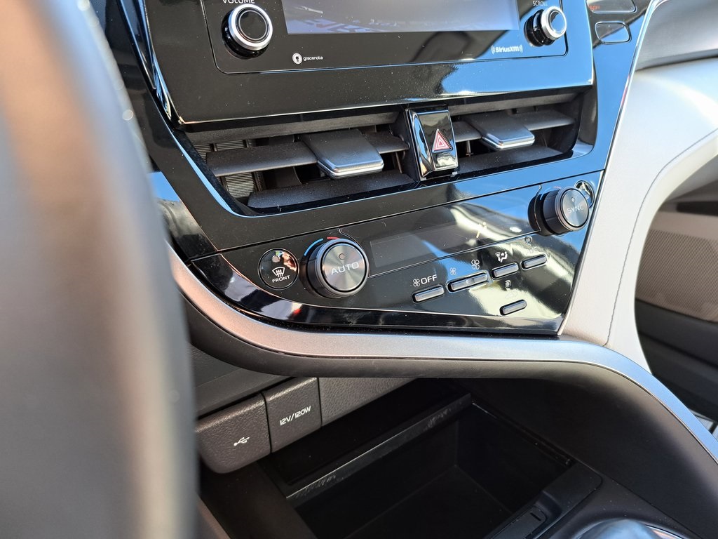 2022 Toyota Camry SE photo 17