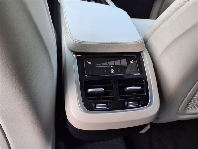 2024 Volvo XC90 Plus photo 9
