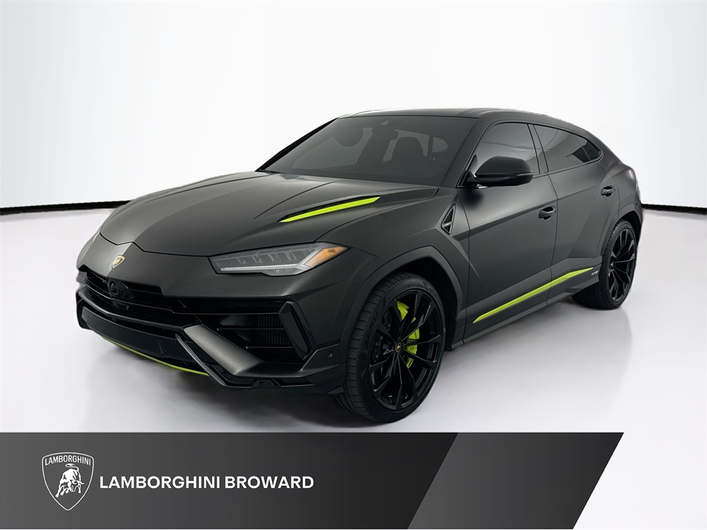 2023 Lamborghini Urus S's photo