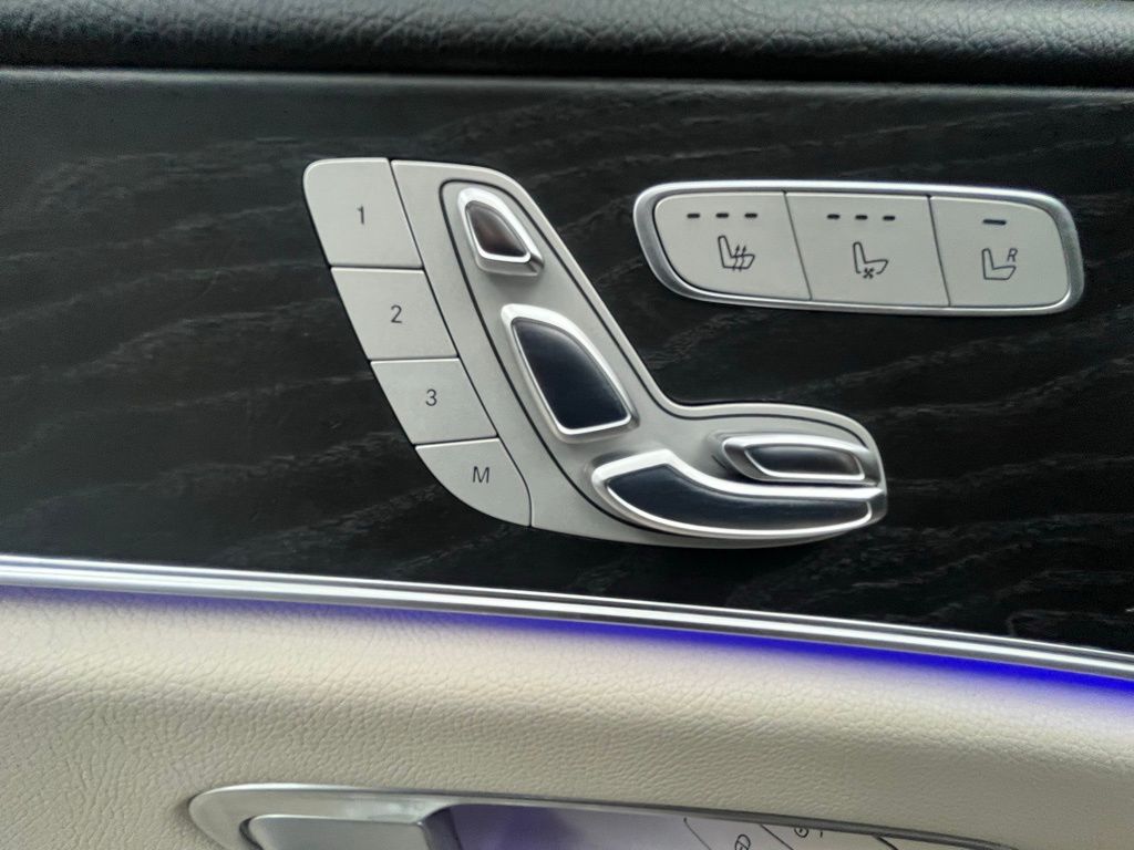 2017 Mercedes Benz E 300 photo 6