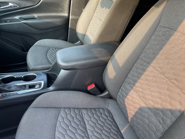 2020 Chevrolet Equinox LT photo 23