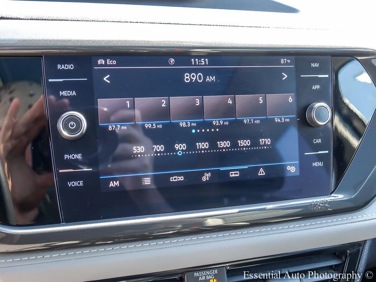 2023 VOLKSWAGEN TAOS - Image 15