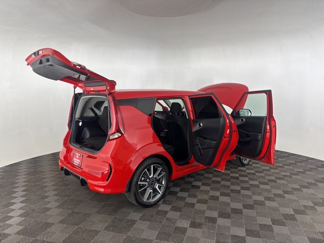 2020 Kia Soul GT-Line photo 16