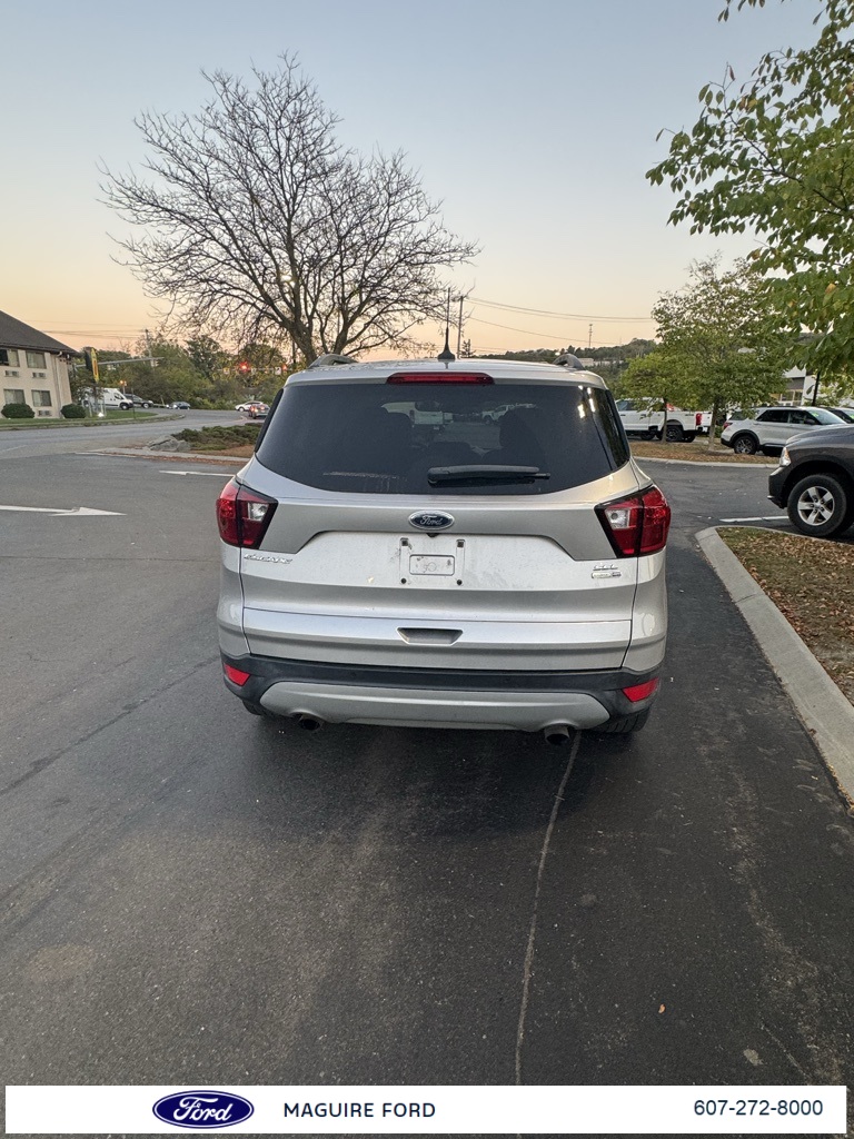 2019 Ford Escape SEL photo 10