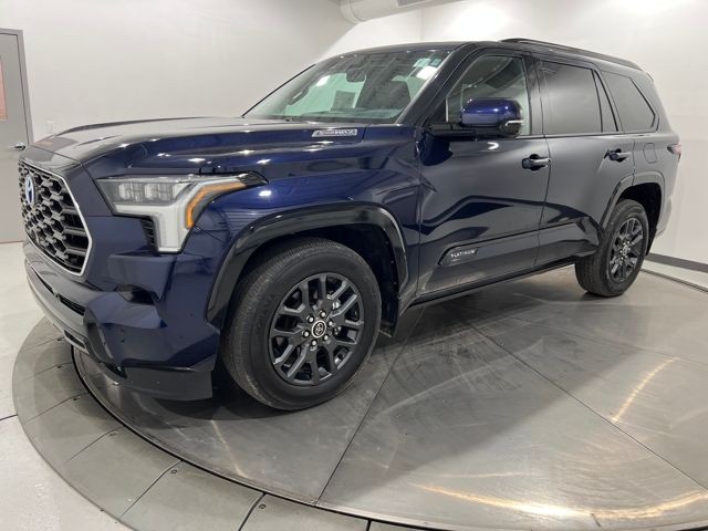 2023 Toyota Sequoia Platinum's photo