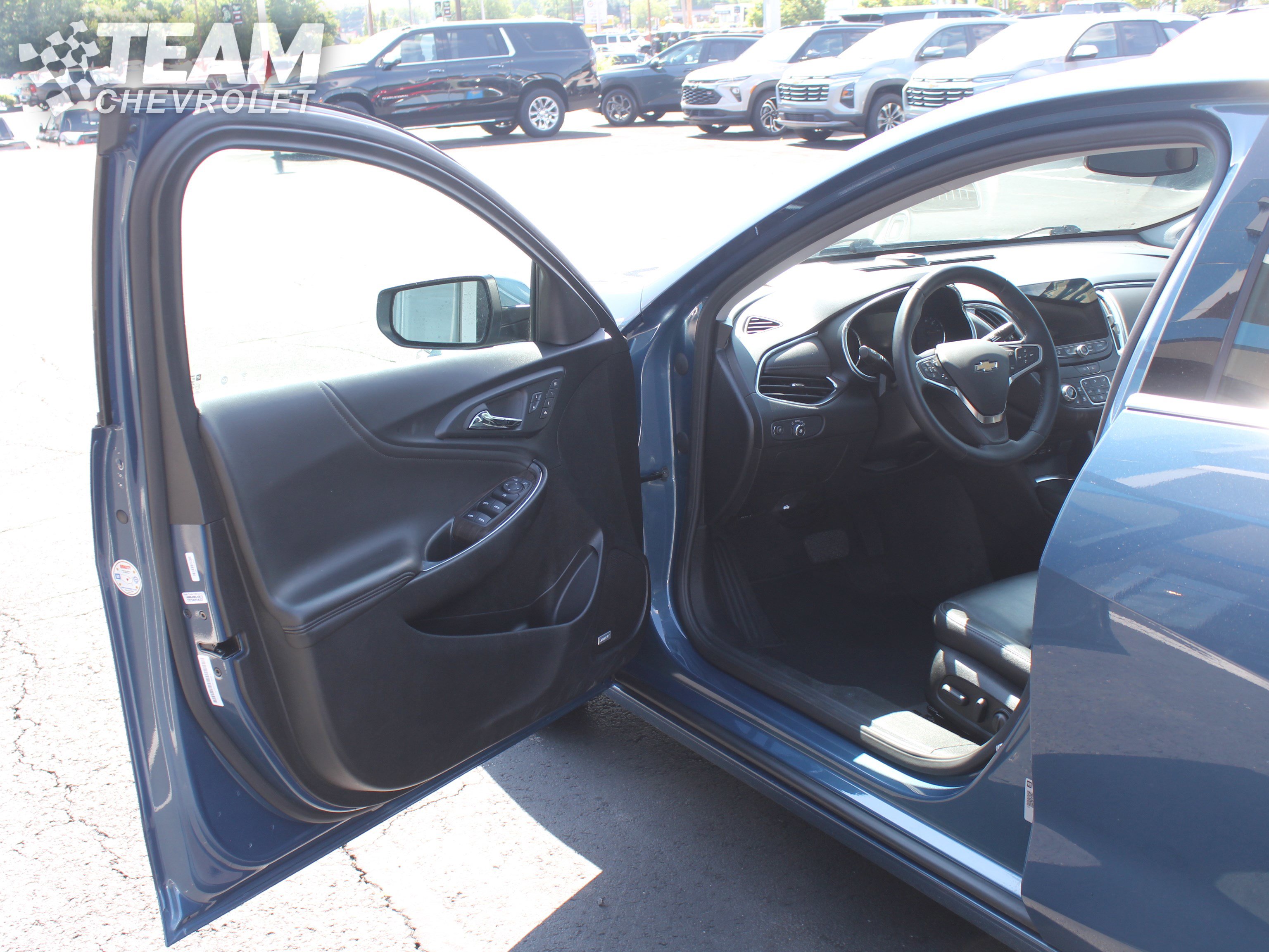 2024 Chevrolet Malibu Premier 2LT photo 9