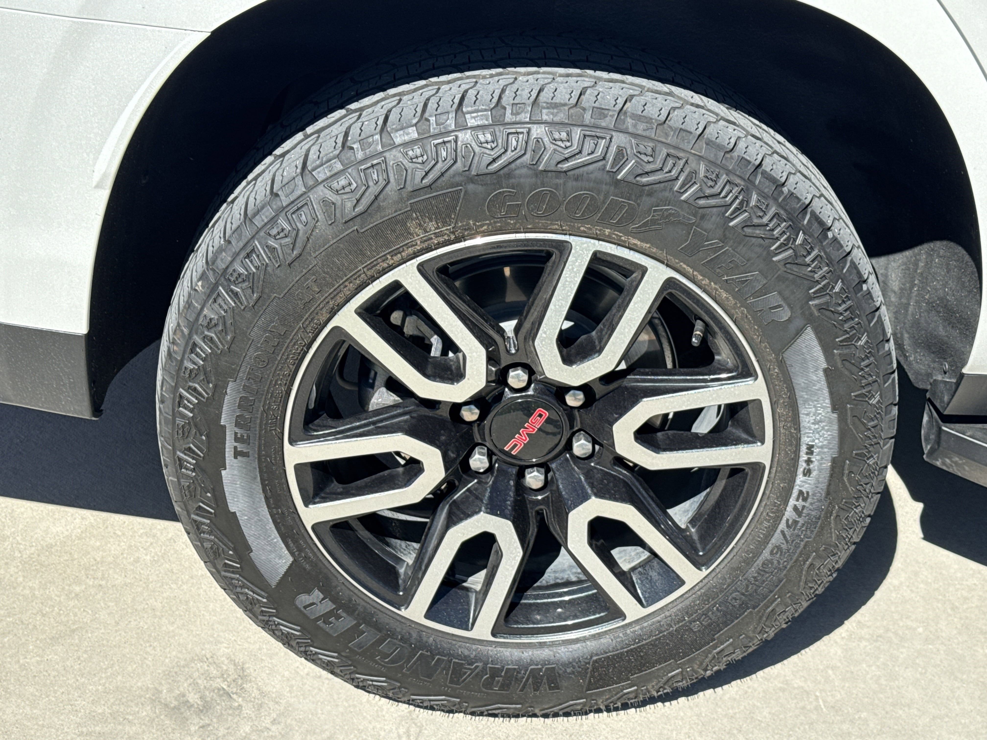 2024 Gmc Yukon AT4 photo 8