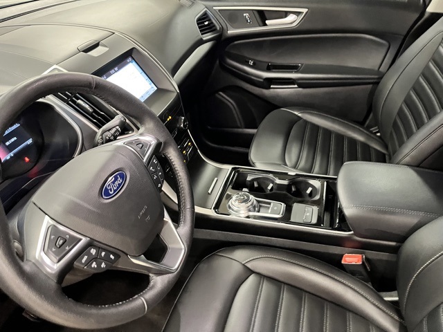 2019 Ford Edge SEL photo 16