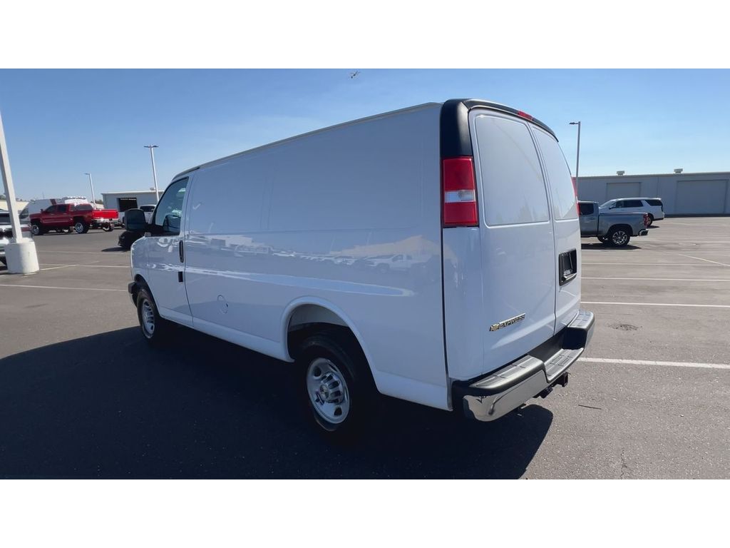 2025 Chevrolet Express Cargo 2500 photo 9