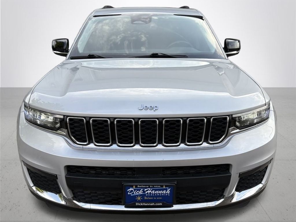 2022 Jeep Grand Cherokee Limited photo 3