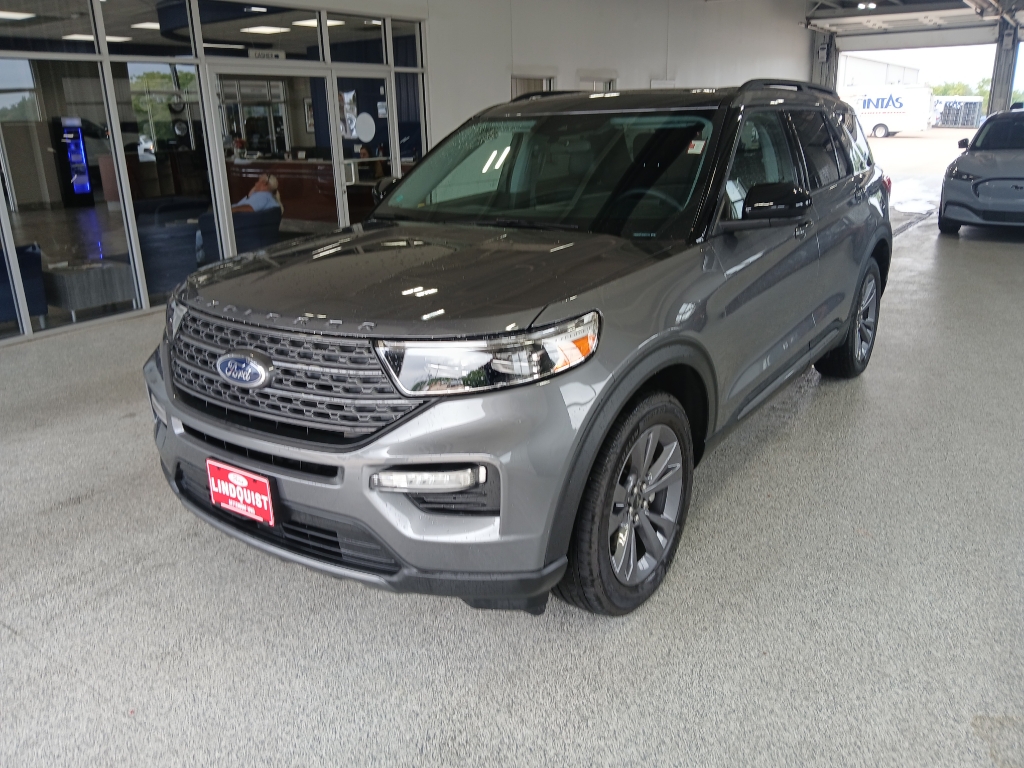 2023 Ford Explorer XLT photo 4