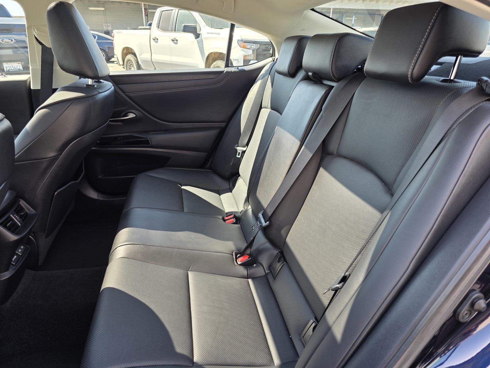 2022 Lexus ES 350 photo 12