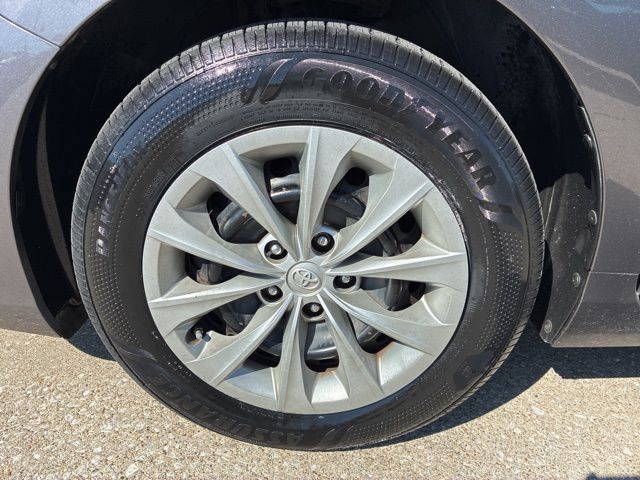 2017 Toyota Camry XLE XSE photo 14