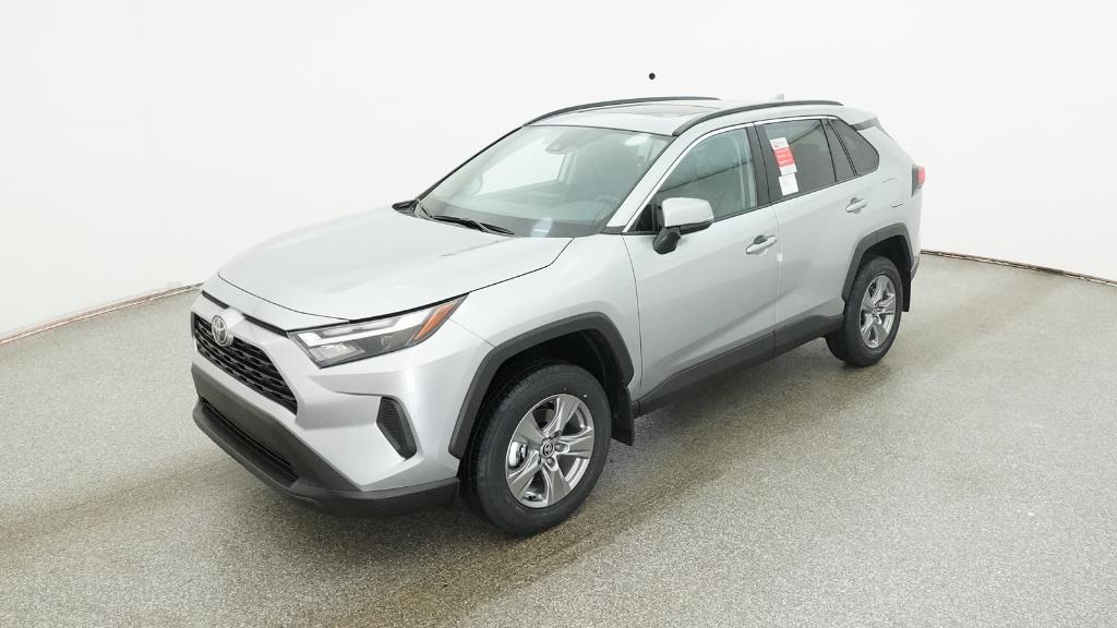 2025 Toyota RAV4 XLE's photo