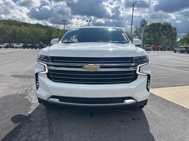 2023 Chevrolet Suburban LT photo 9