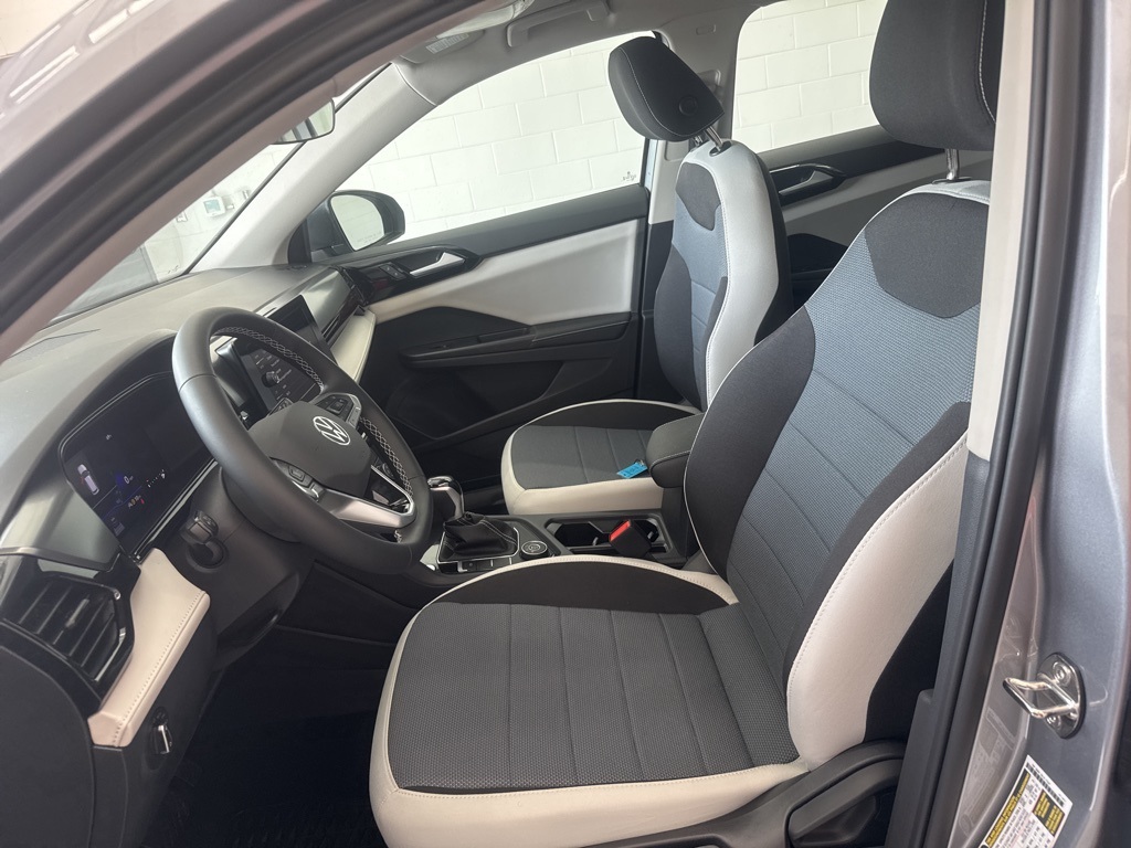 2025 Volkswagen Taos S photo 9