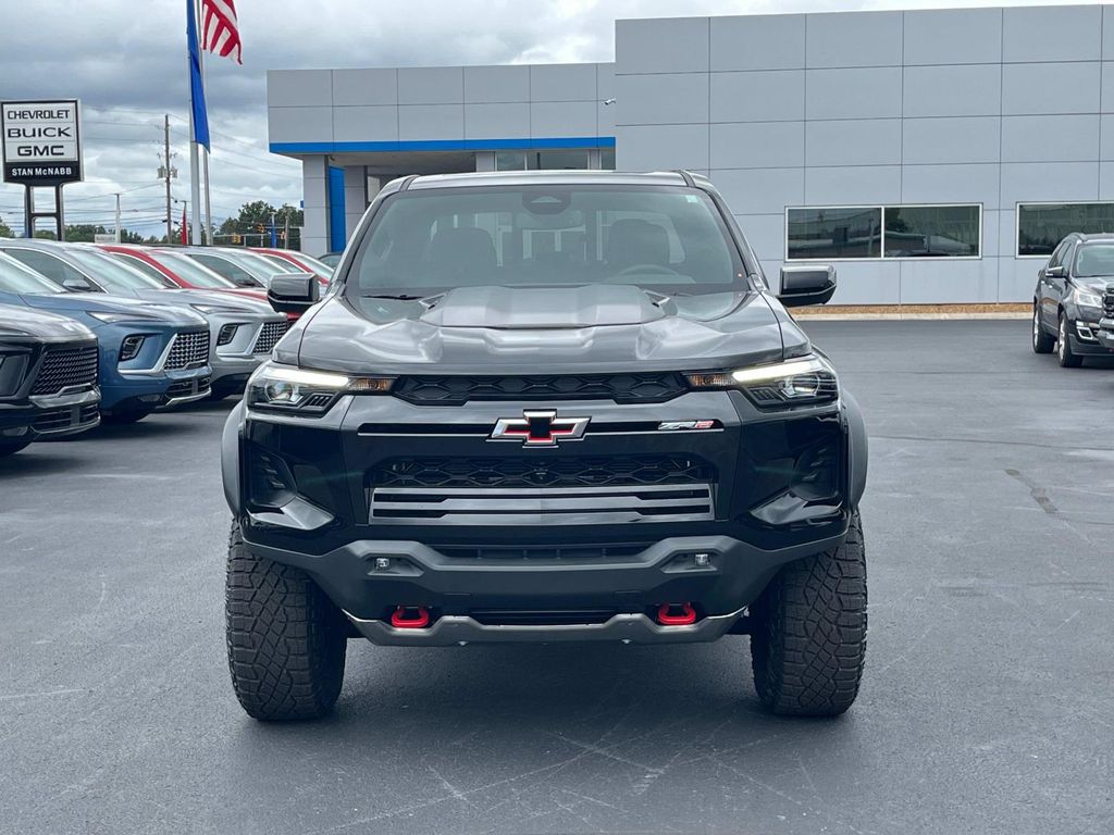 2025 Chevrolet Colorado ZR2 photo 2